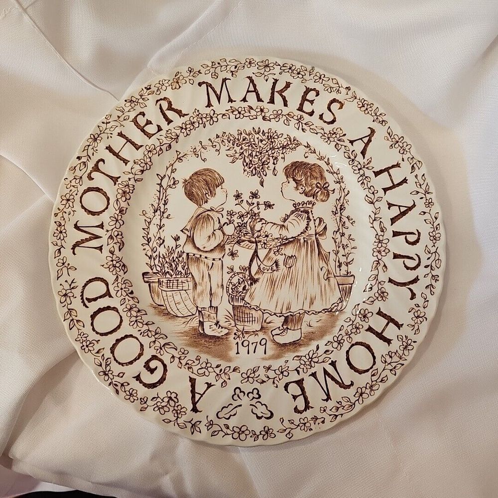 Collectible Wall Plate "A Tribute To Mother